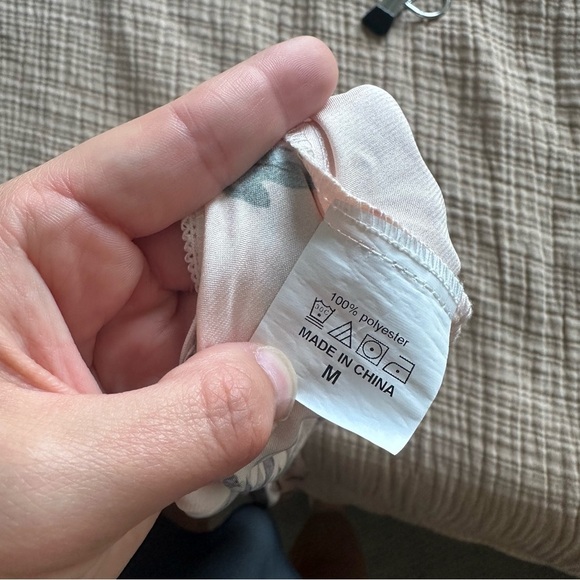 3/$20⚡️ Pink Floral Lace Trim Romper One Piece Teddy Lingerie Open Back Shein - Picture 2 of 12